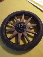 altes Wagenrad Ø36cm Rad Holz mit Metallnabe Hartgummi  10 Speichen Speichenrad
