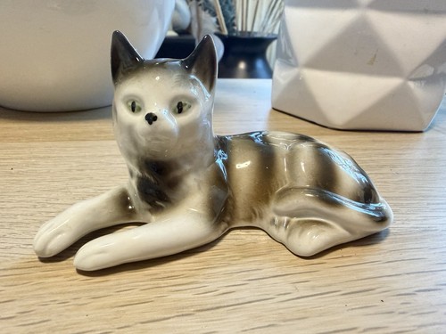 Porzellan katze liegend wohl - porzellan,