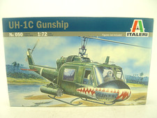 UH-1C Gunship  Hubschrauber -  Italeri  Bausatz 1:72 -  050  - #391   #E gebr.