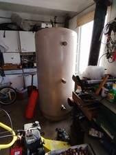 Buderus Warmwasser Standseicher.Farbe weiß. 200 Liter Mit 1 Wärmetauscher.