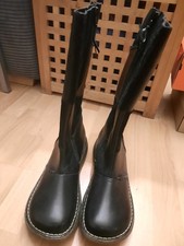 Dr. Martens Stiefel in Größe