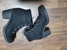 Stiefeletten Mit Absatz