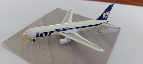 Flugzeugmodell boeing 767 - flugzeugmodell,