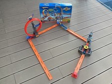 Hot wheels trick tracks - wheels,