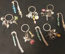 Konvolut 5  Schlüsselanhänger und  4 Lesezeichen diverse  Motive Anhänger 