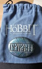 Der Hobbit Kilis Runenstein/Runestone mit Säkchen/Merch TOLKIEN