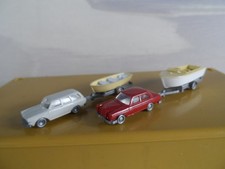 2 Auto mit Boot und Anhänger