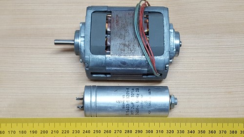 Kleiner elektromotor - kleiner, elektromotor.