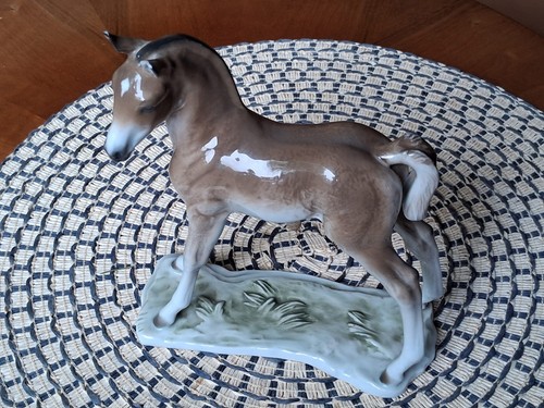 Edle porzellanfigur fohlen - porzellanfigur, –