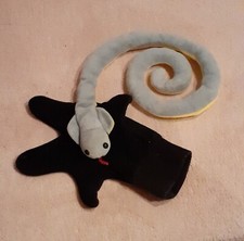 Schlange als Handpuppe