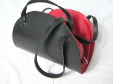 Schultertasche, Leder, Unikat, ca. 20 x 33 cm, rot / schwarz, neuwertig