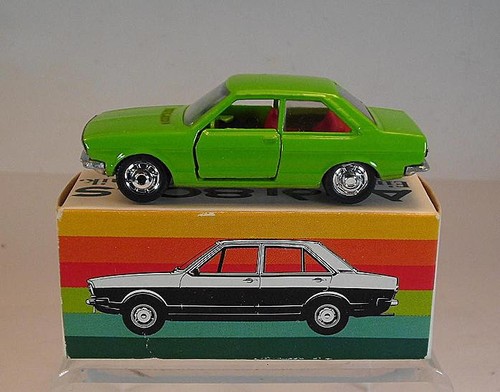 Schuco 3018 audi 80 - 1/66,