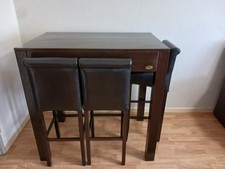    3 Barhocker   +  1 Bartisch