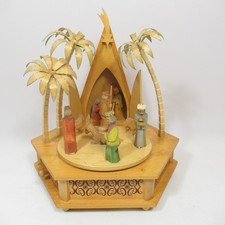 Große Spieldose Krippe mit