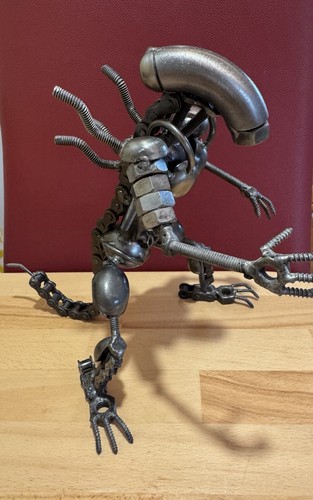 Kleine metallskulptur us - a,
