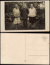 Ansichtskarte  Mann mit zwei Frauen im Schrebergarten Kleingarten 1940