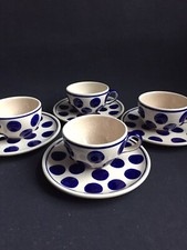 4 Alte Bunzlauer Keramik Kaffeetassen & Untertassen