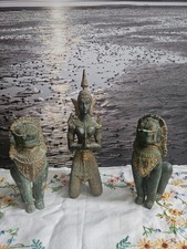 Vintage thailändische Bronze kniende Buddha Gottheit Statue und Singha