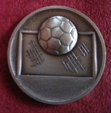 Medaille/Embleme /Fussball - Ball auf's To / 3D Relief - Silber Farben