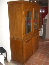 ::VITRINE AUFSATZSCHRANK UM