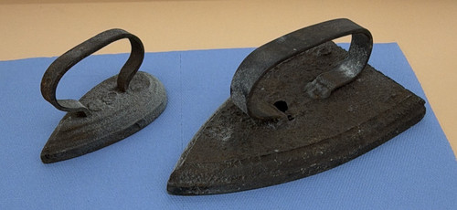 Antikes bügeleisen aus - 2x,