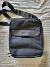 Schultertasche schwarz