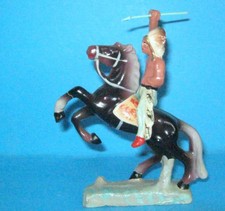 Indianer auf Pferd mit Speer , Massefigur !