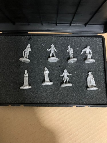 Leading edge dracula miniature - leading,