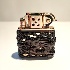 Zorro 506 Black Dragon & Gold Messing Benzinfeuerzeug - mit Geschenkbox & Feuersteinen