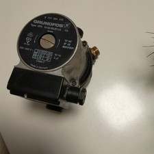 Junkers Heizungspumpe Grundfos UPS 15-35/50 JULA 8717204216