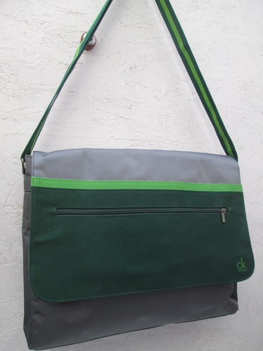 Grand sac besace - -,