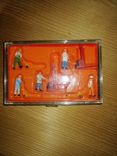 Preiser 10294 - Lagerarbeiter und Stapler H0, 5 bemalte Figuren und Zubehör, neu