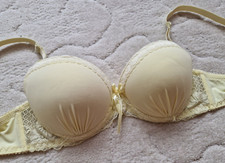 Jakosc Bierwsza - Push Up BH -