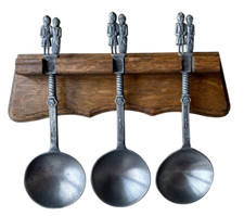 Wandbrett mit drei Verkostungslöffeln aus Zinn Küchendeko Frieling Zinn