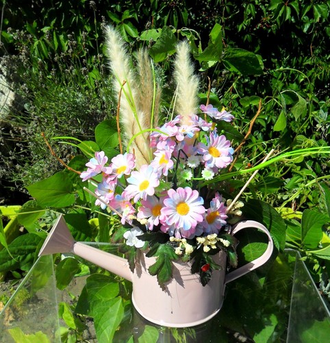 Gießkanne altrosa gesteck - altrosa,