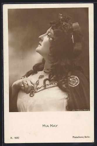 Schauspielerin mia may - may, im