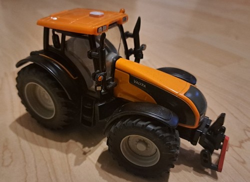 Siku valtra 3659 - siku,