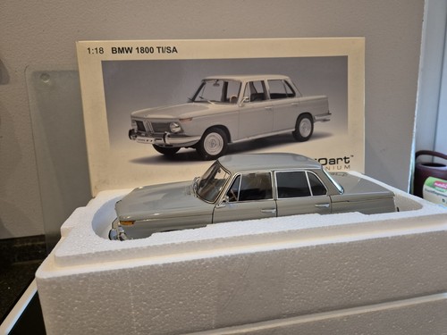Autoart millennium 18 bmw - ,