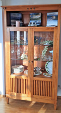 ***Vitrinenschrank