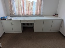 Schreibtisch-Wand-Schrank-Kombination, weiss furniertes Holz, gebraucht