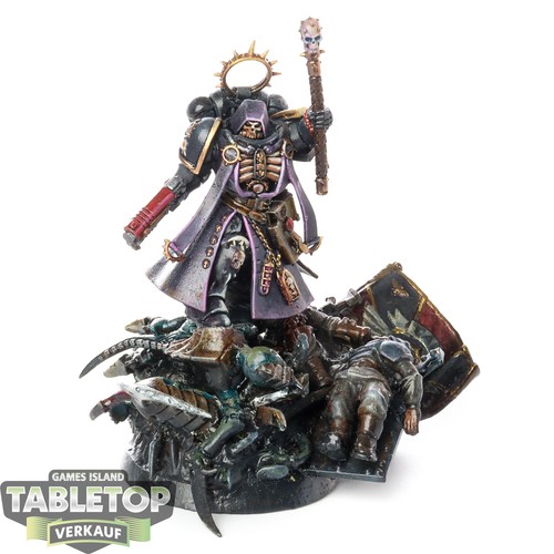 Space marines chaplain - space,