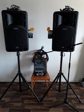 2 Aktive Lautsprecher + Roland VM-3100 v mixing station + SHURE - SM58