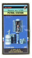 PM056 Plus Modell Tankstelle Maßstab 1:35 (gebraucht)