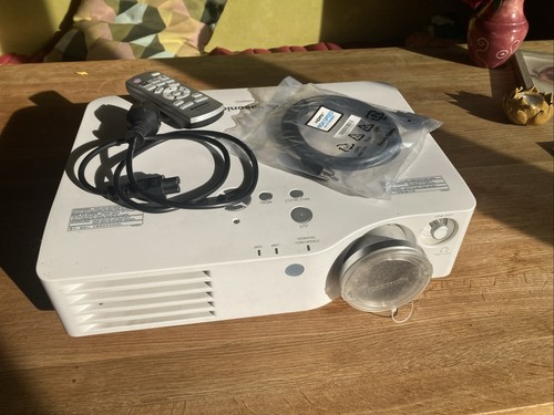 Panasonic ax200e beamer - pt-ax200e,