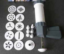 TCM Gebäckpresse KEKSPRESSE Garnierspritze Plätzchenpresse +Tüllen +Keksscheiben