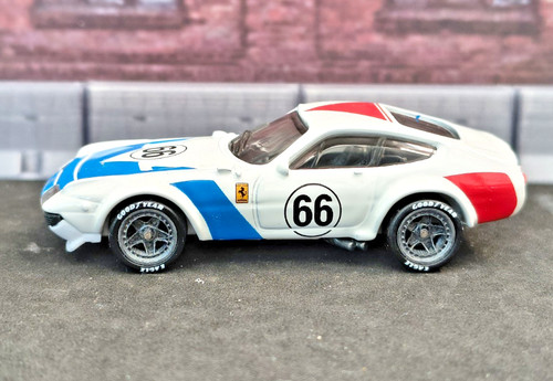 Hot wheels ferrari 365 - hot,