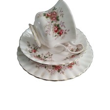 Royal Albert LAVENDER ROSE Tee Trio Tasse und Untertasse Teller Set Bone China ENGLAND
