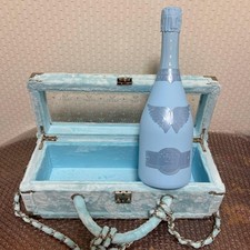 Leere Schnapsflaschen Engel