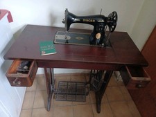 Singer Nähmaschine, Antik, mit Tisch und Eisen Gestell