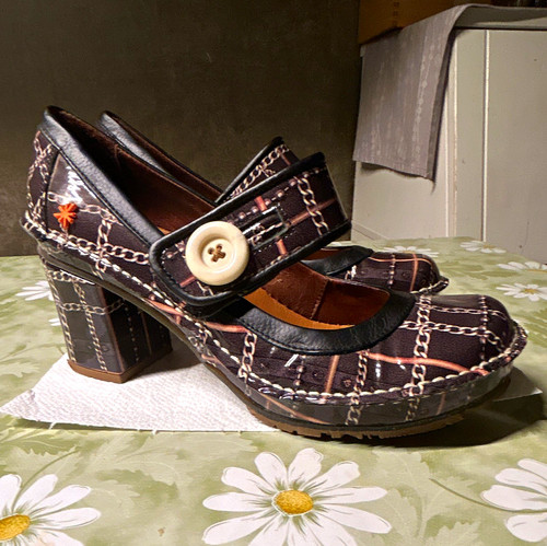 Art company mary - company, pumps